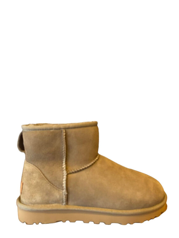 UGG - classic mini